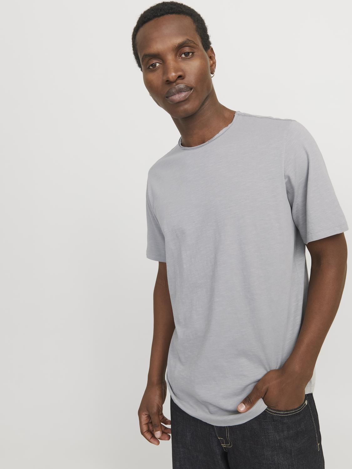 model_shot-creative