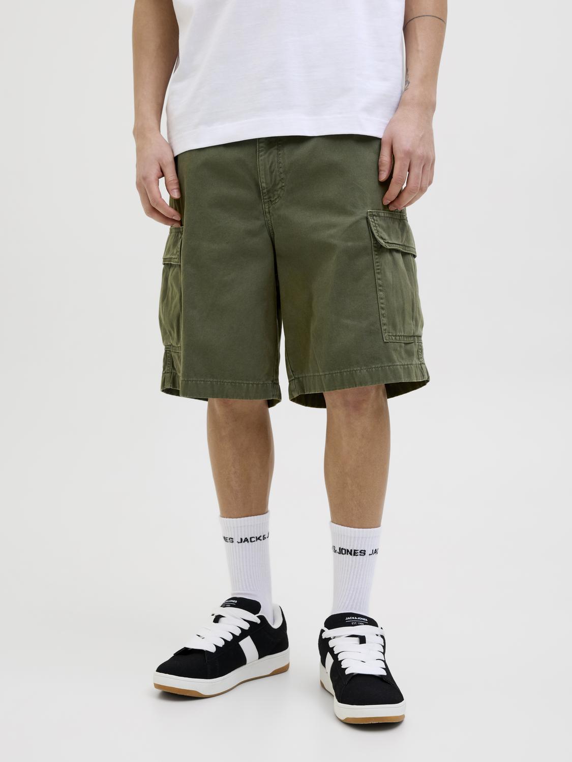 model_shot-front