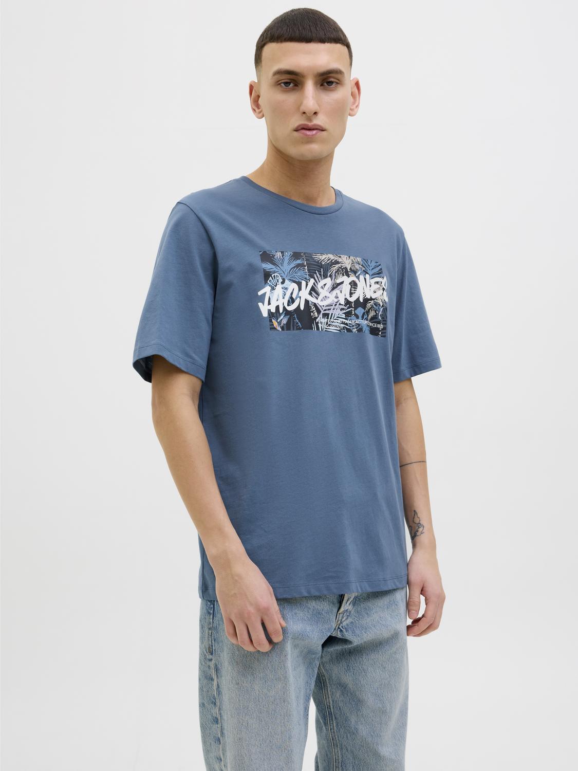model_shot-front