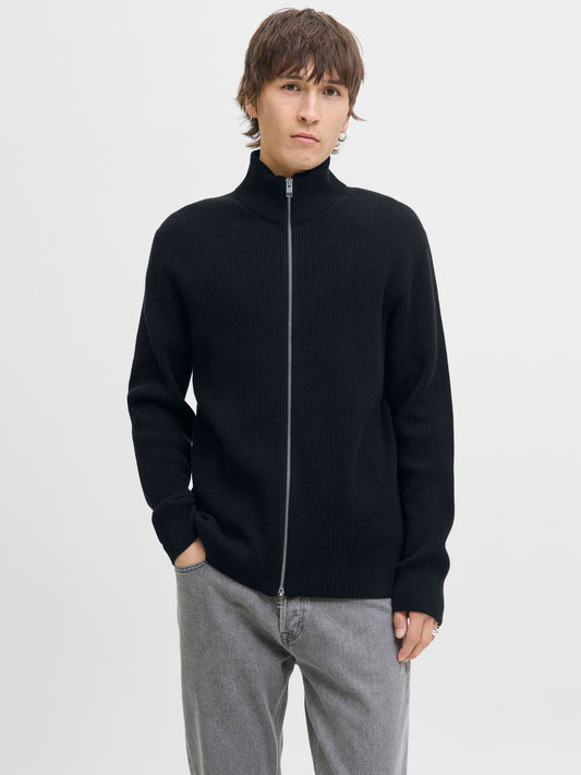 model_shot-front
