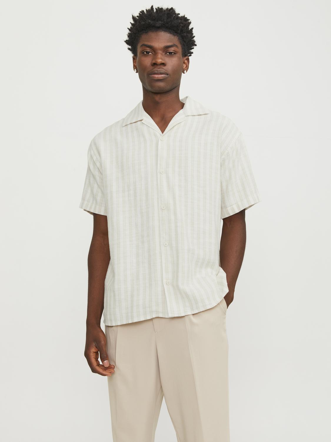 model_shot-front