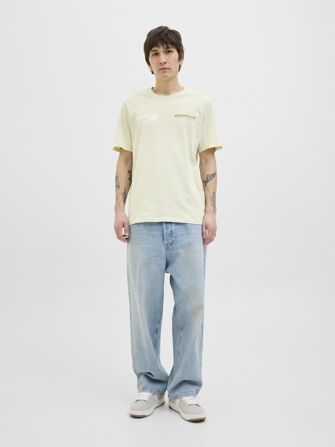 model_shot-front_full