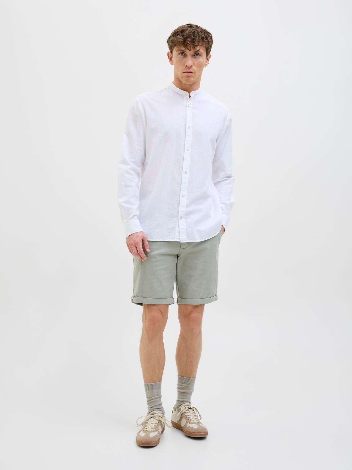model_shot-front_full
