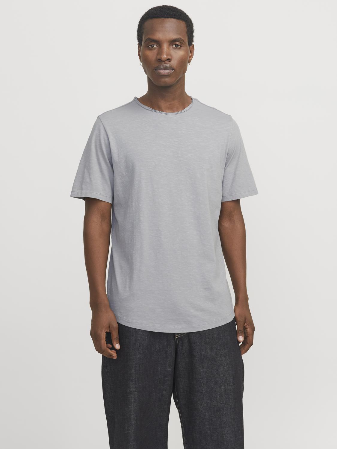 model_shot-front