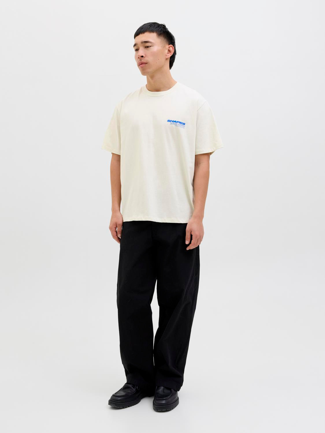 model_shot-front_full
