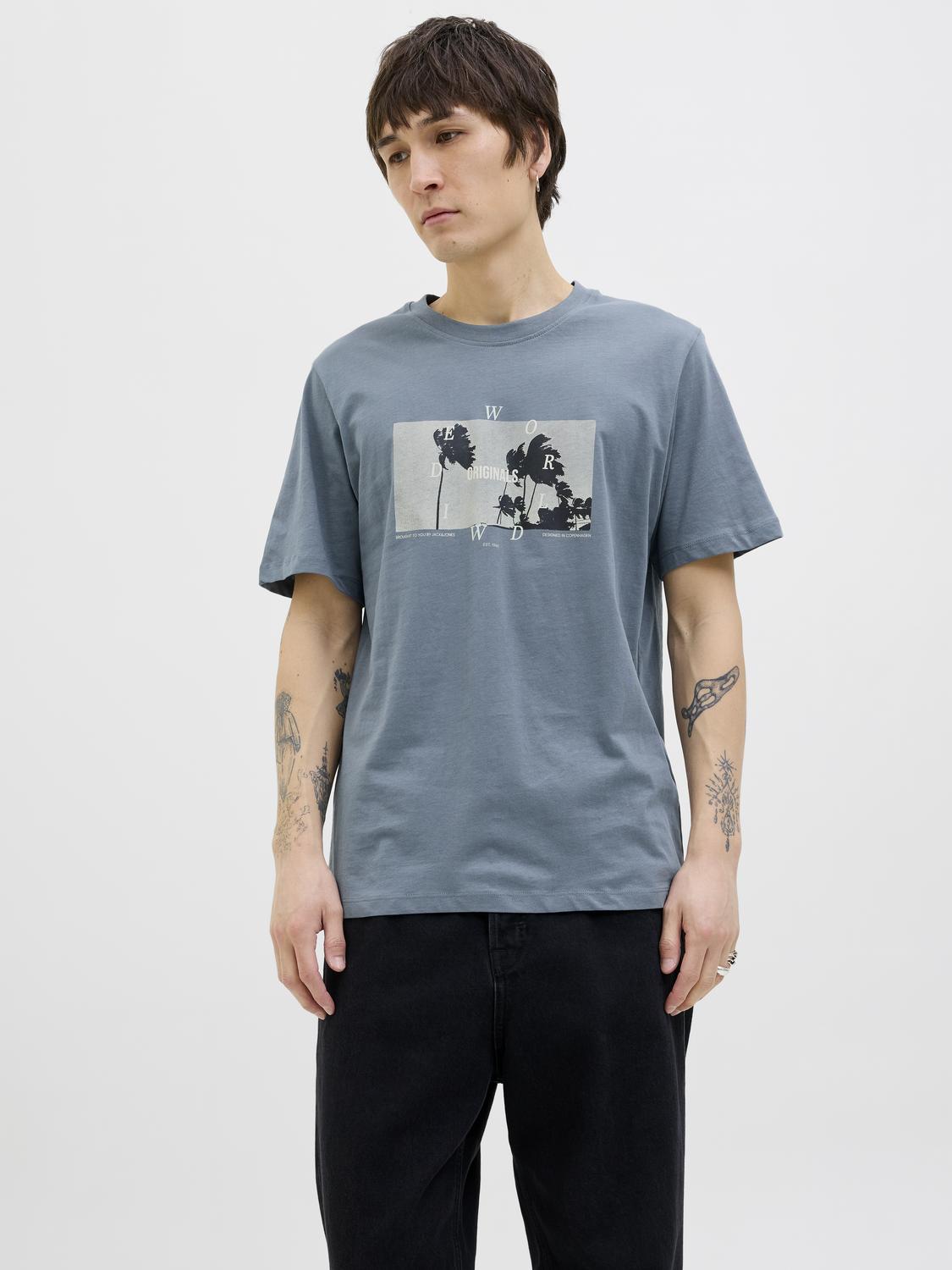 model_shot-front