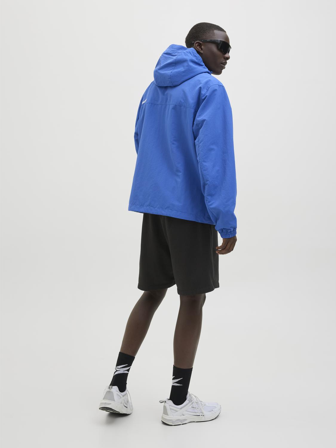 model_shot-back