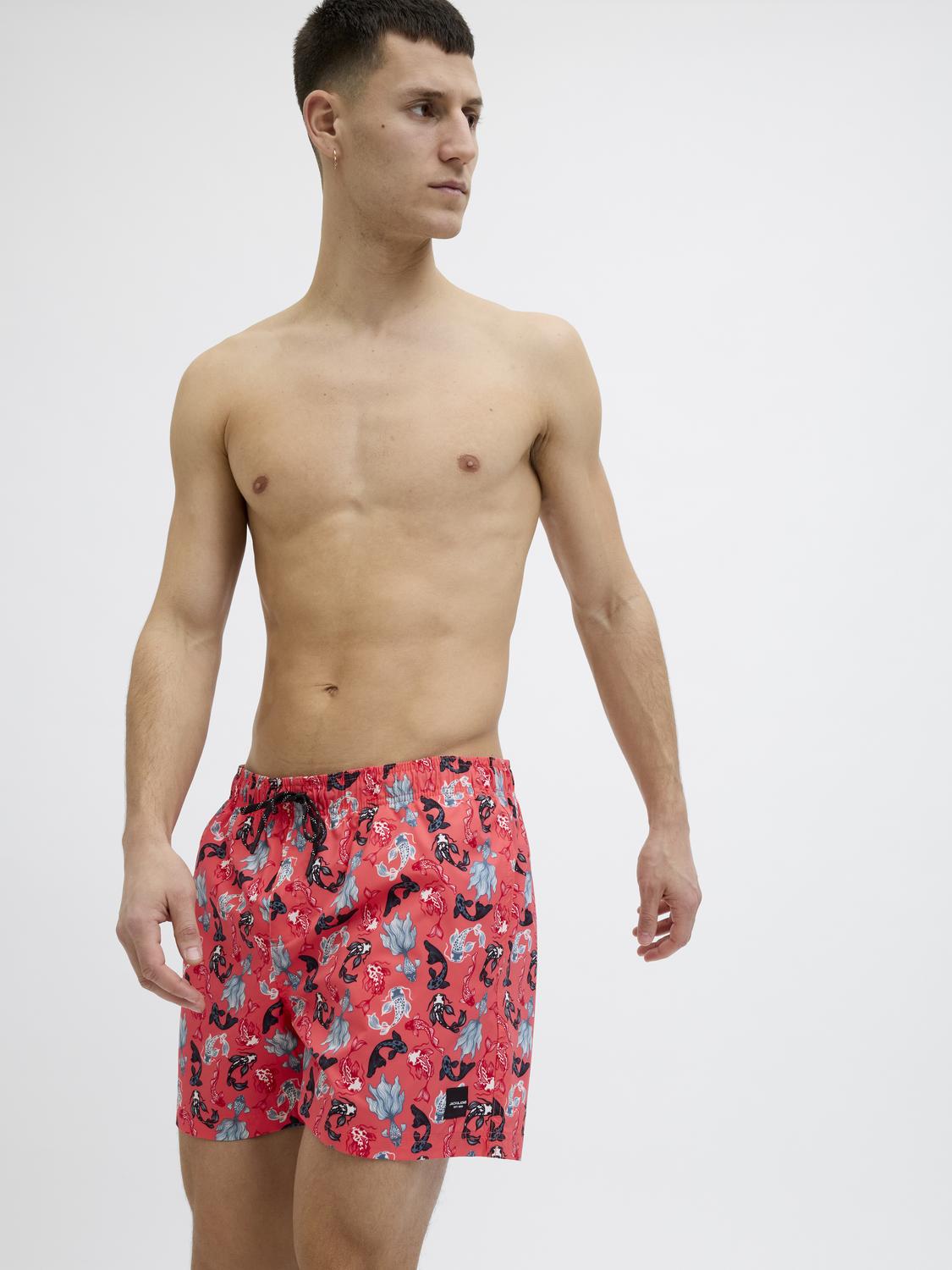 model_shot-creative