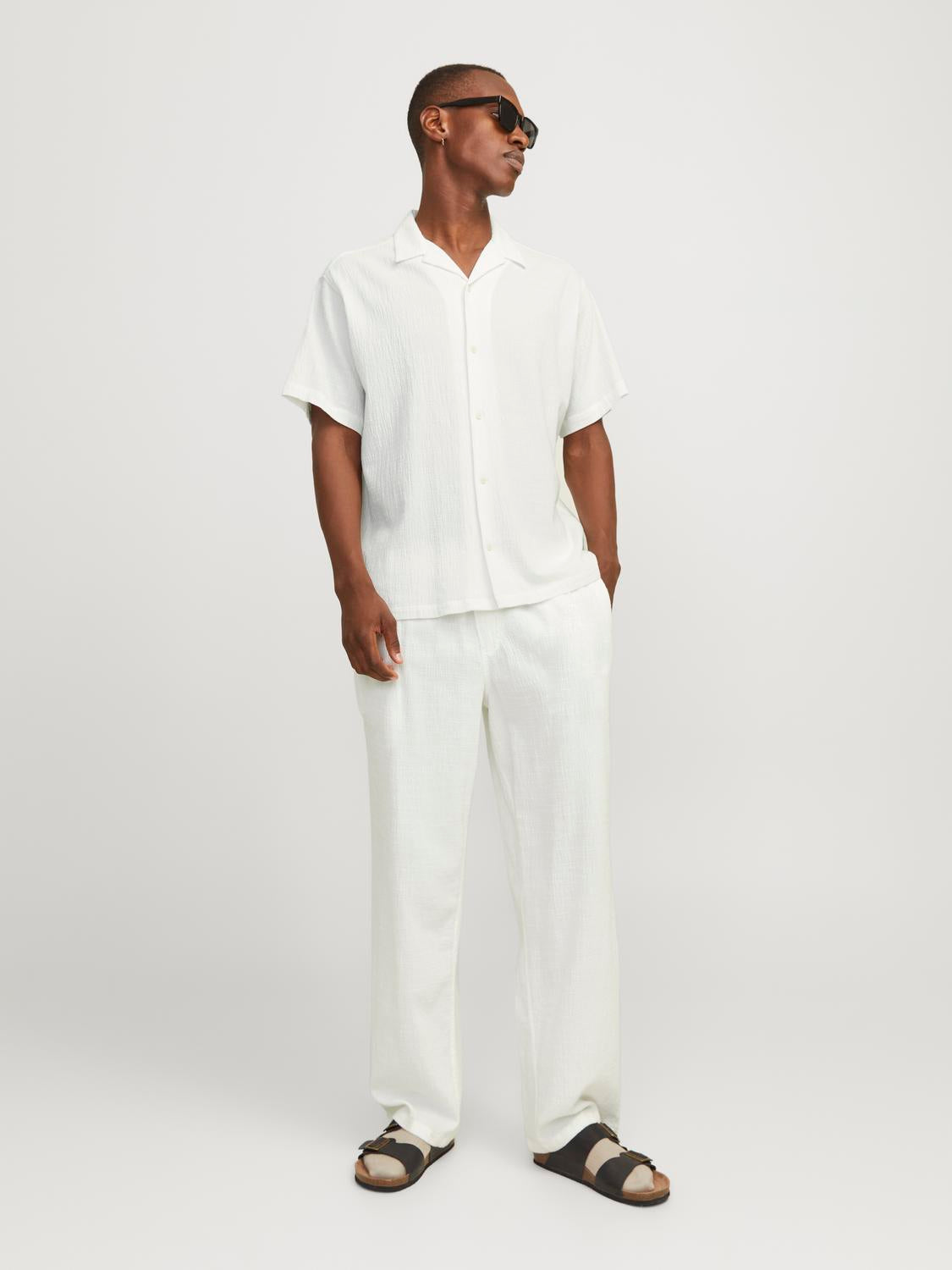 model_shot-front_full