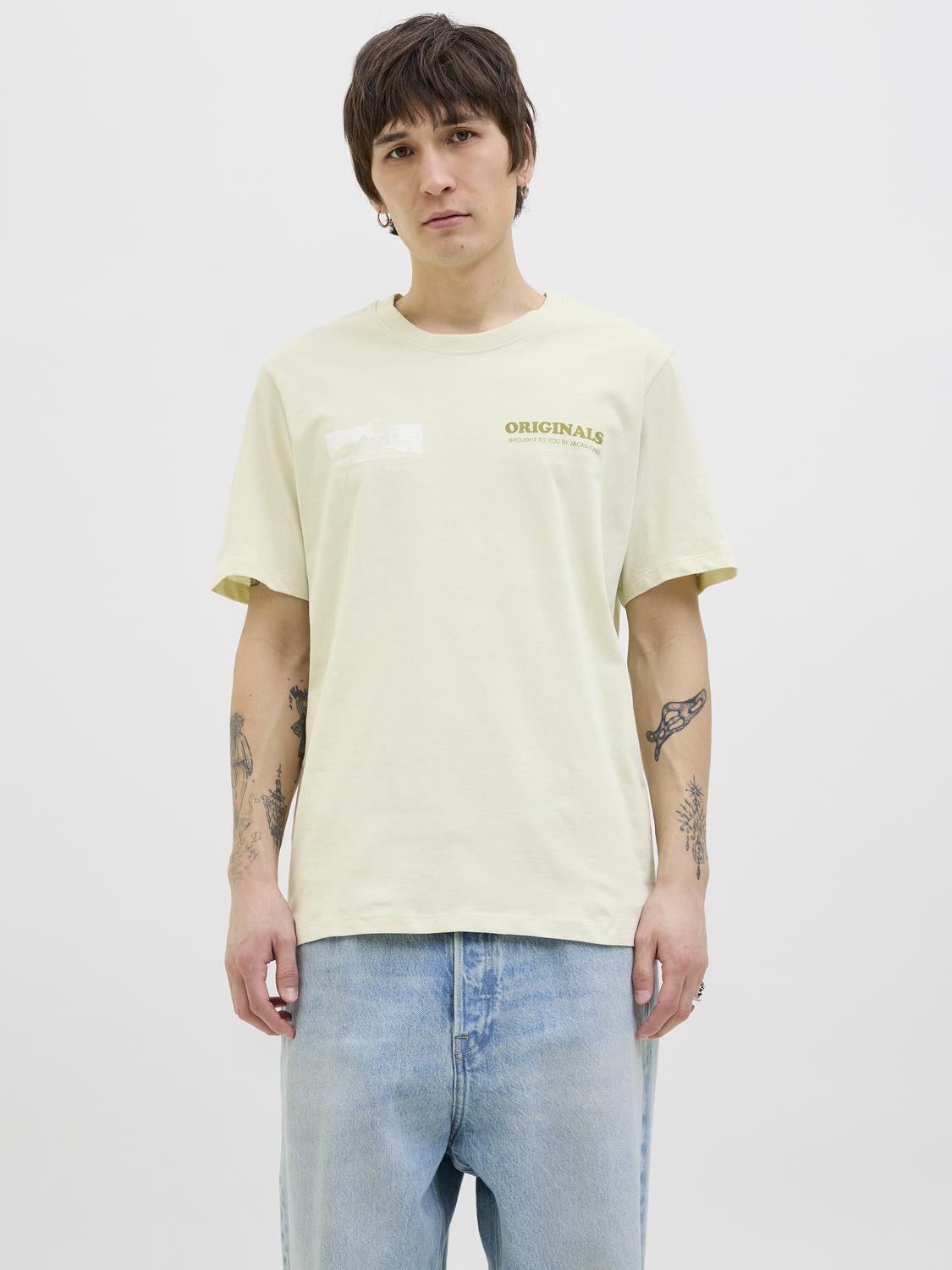 model_shot-front