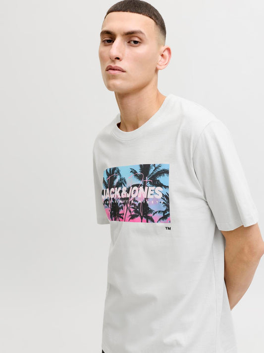 model_shot-creative