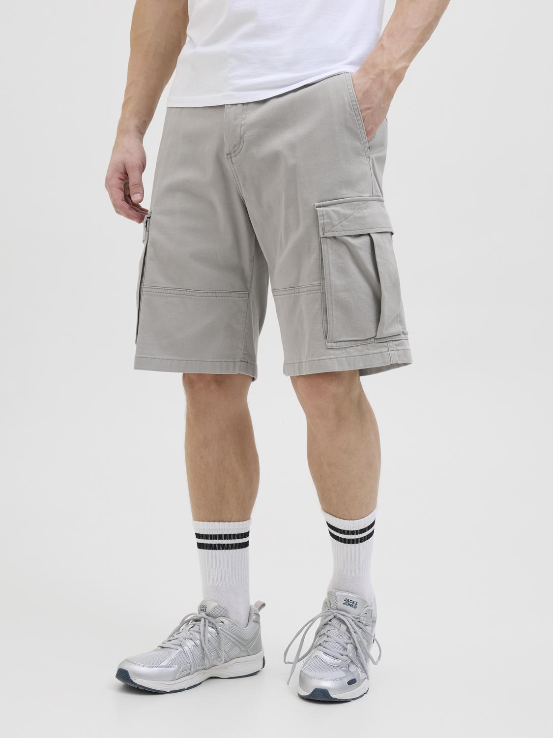 model_shot-front