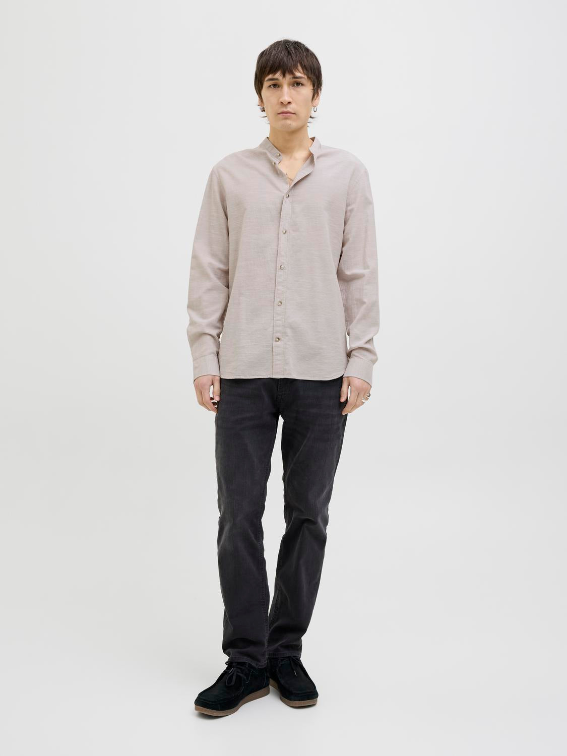 model_shot-front_full