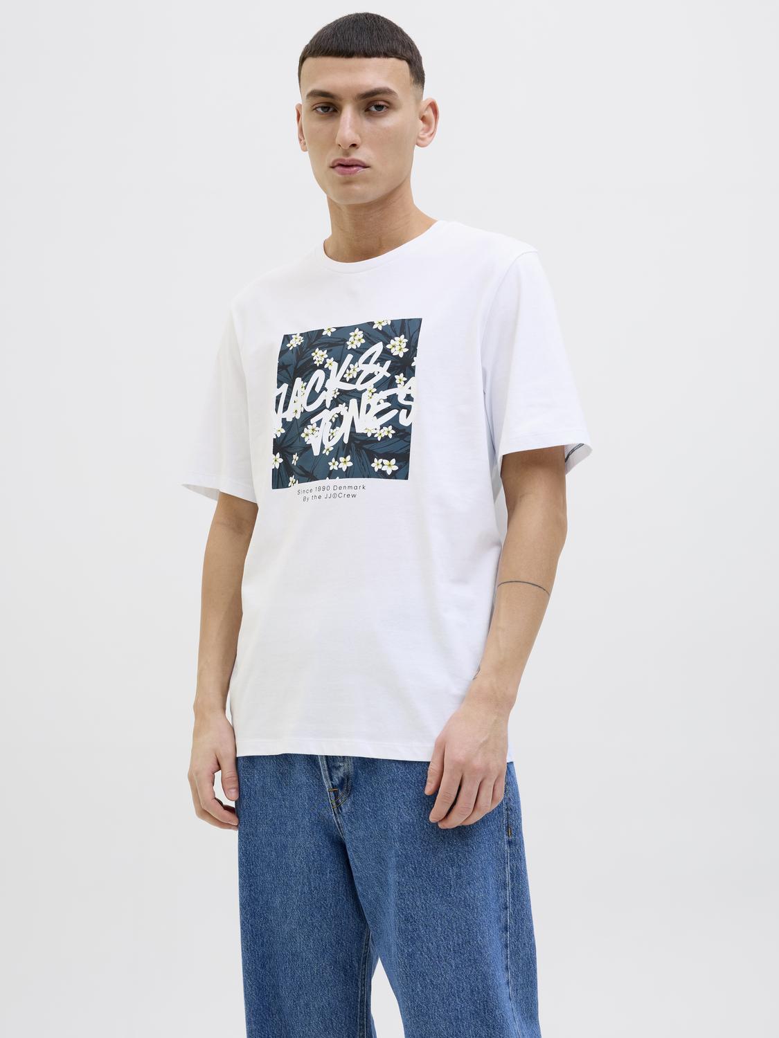 model_shot-front
