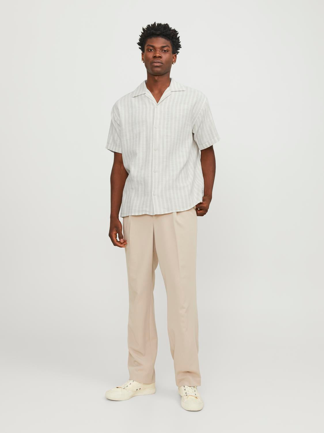 model_shot-front_full