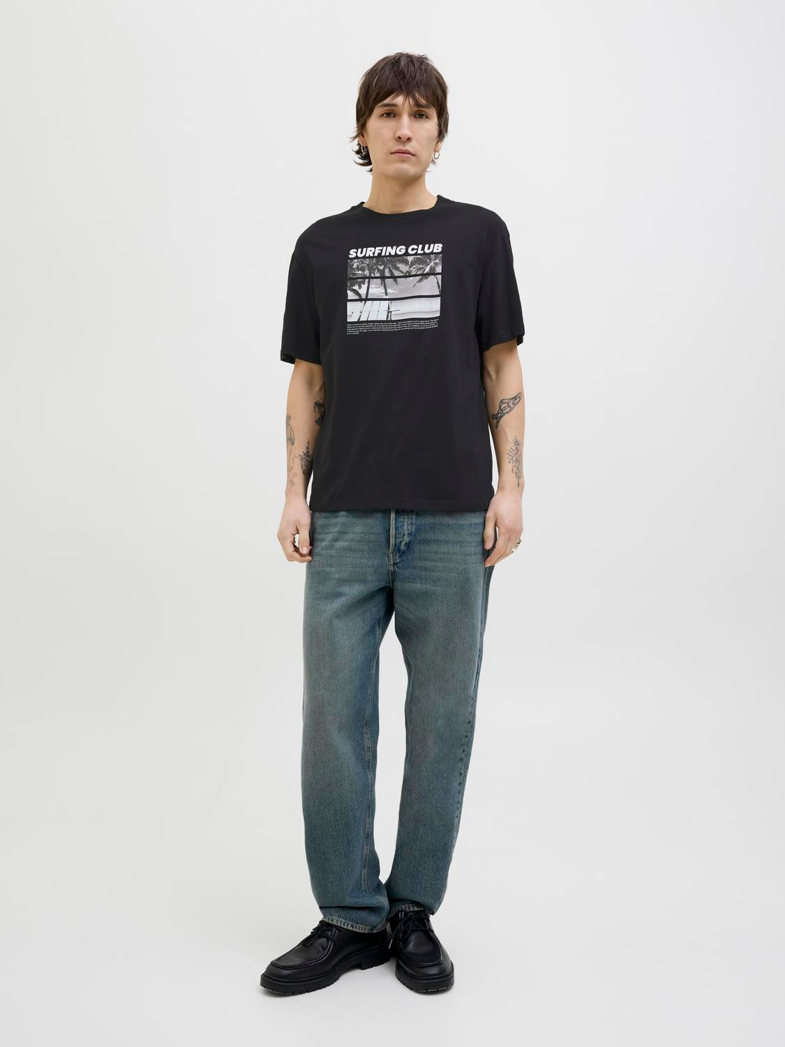 model_shot-front_full