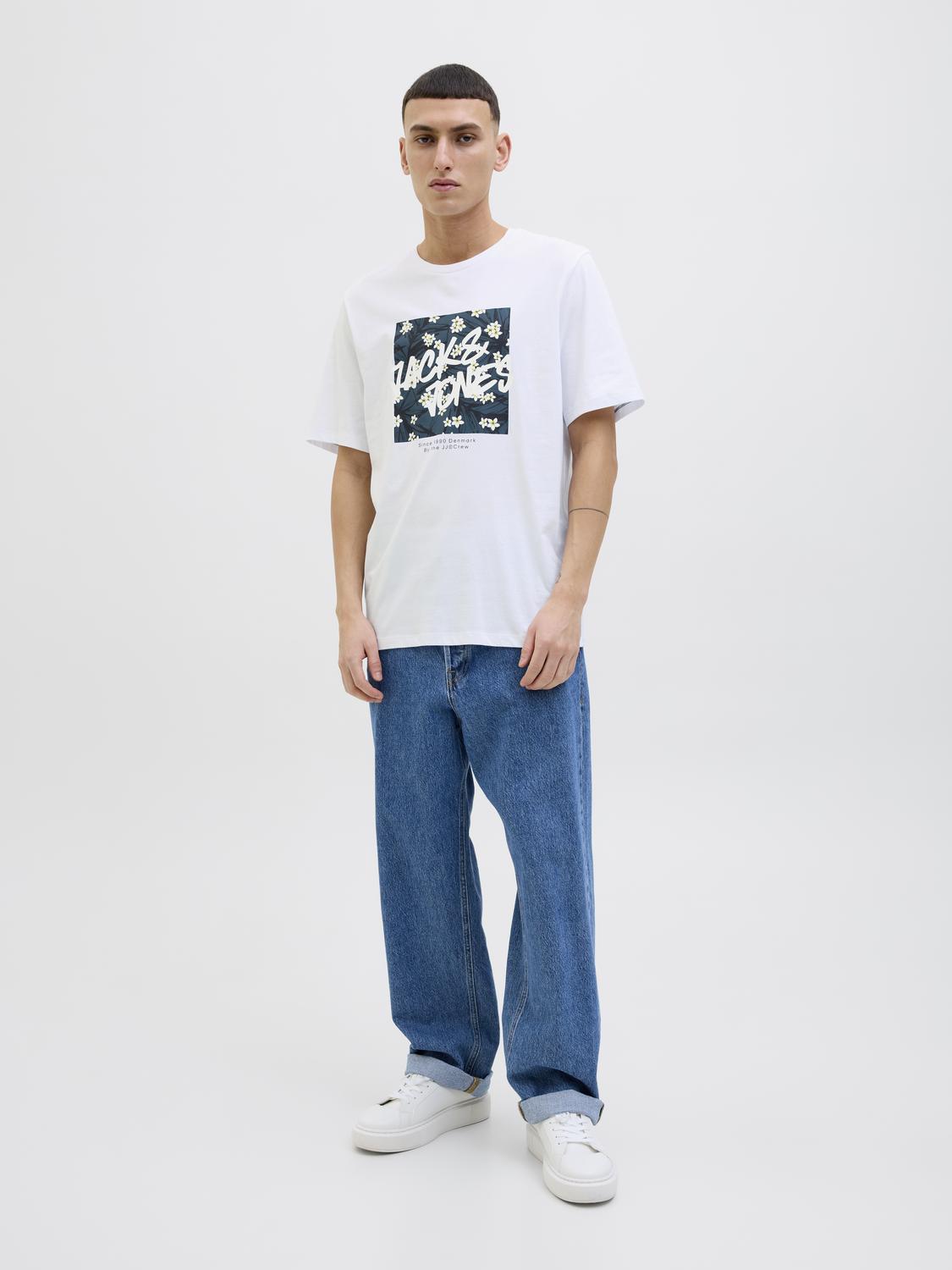 model_shot-front_full
