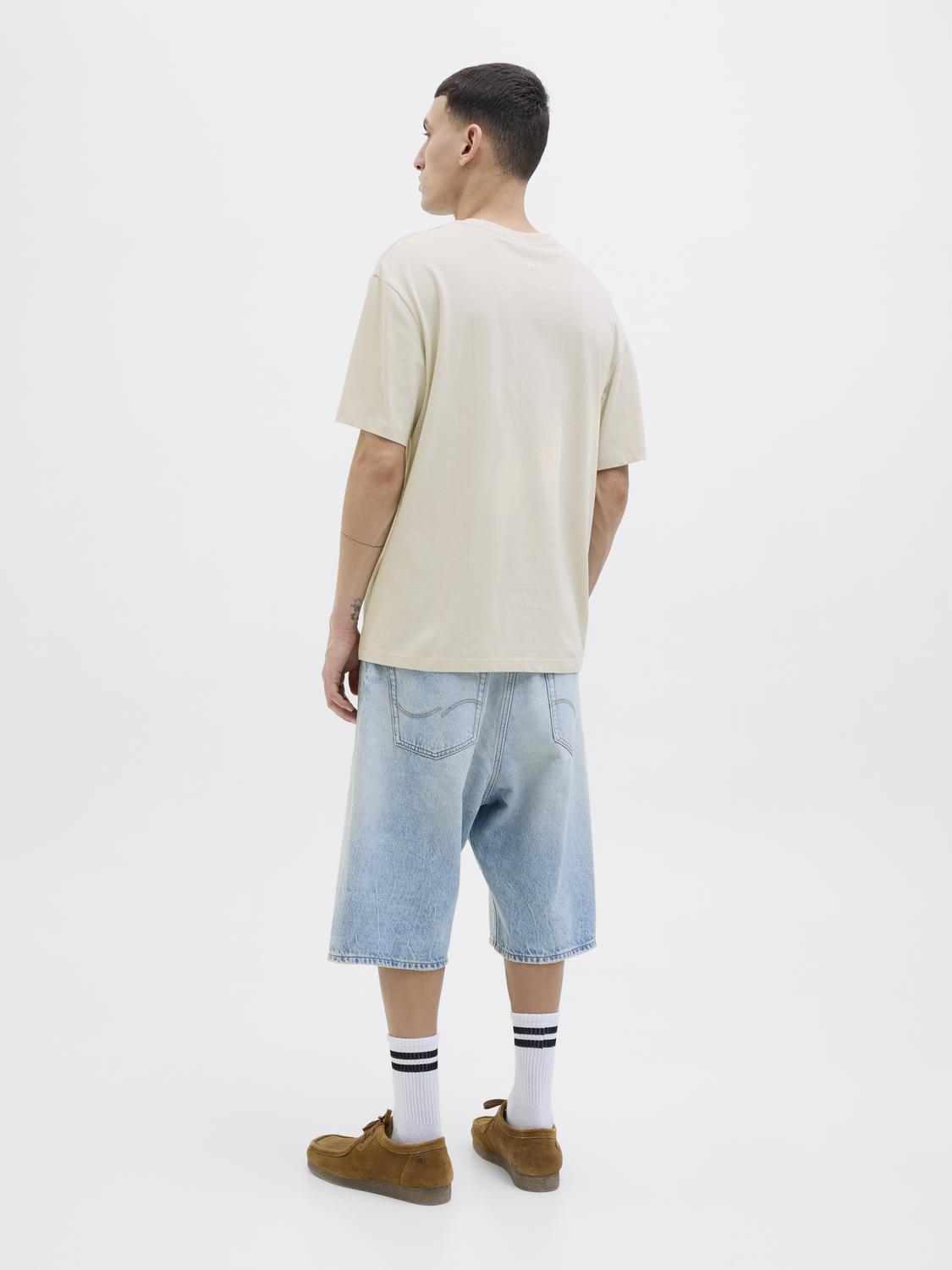 model_shot-back