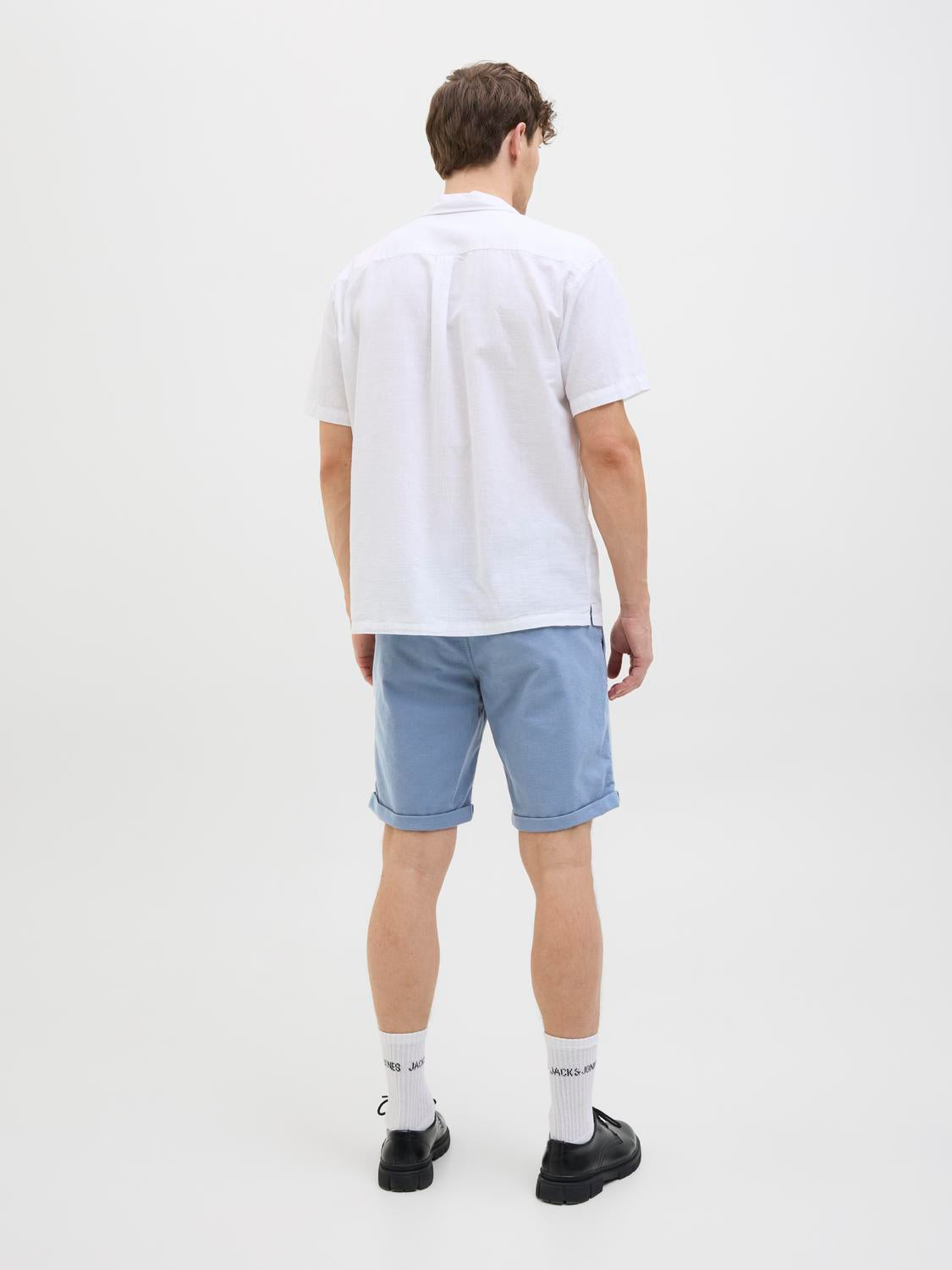 model_shot-back