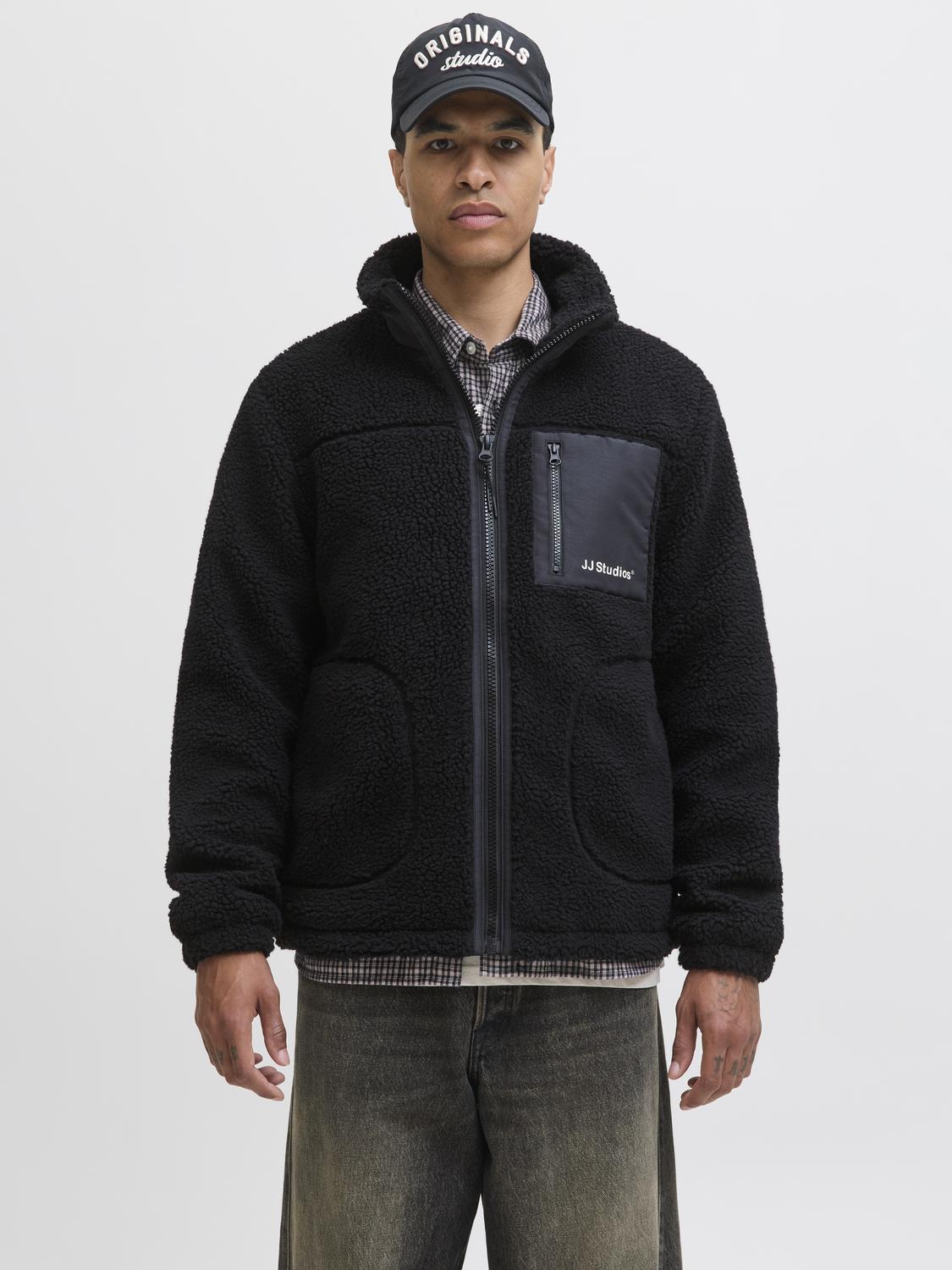 model_shot-front