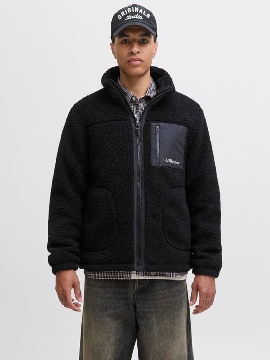 model_shot-front
