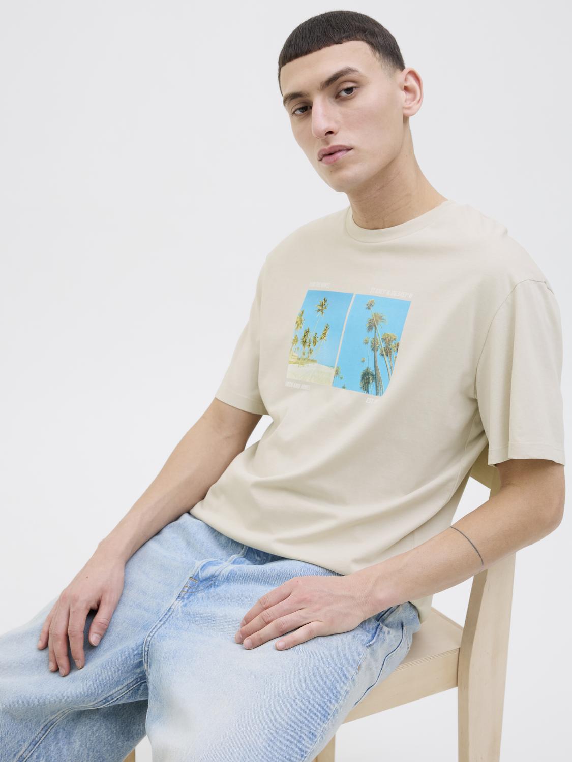 model_shot-creative