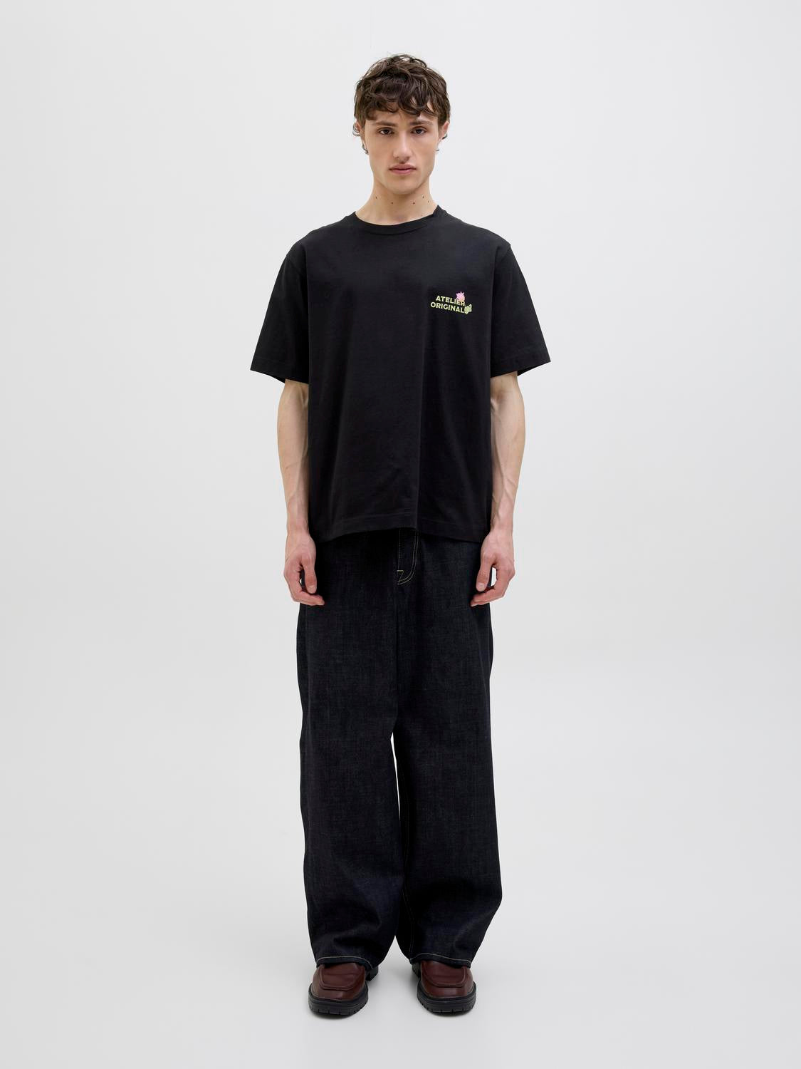 model_shot-front_full