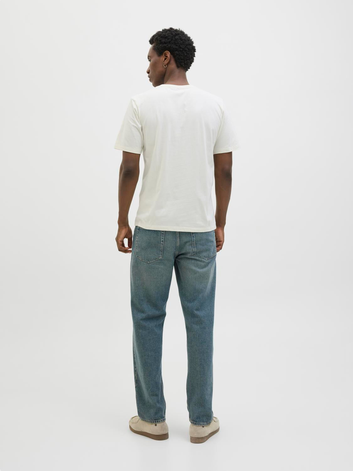 model_shot-back