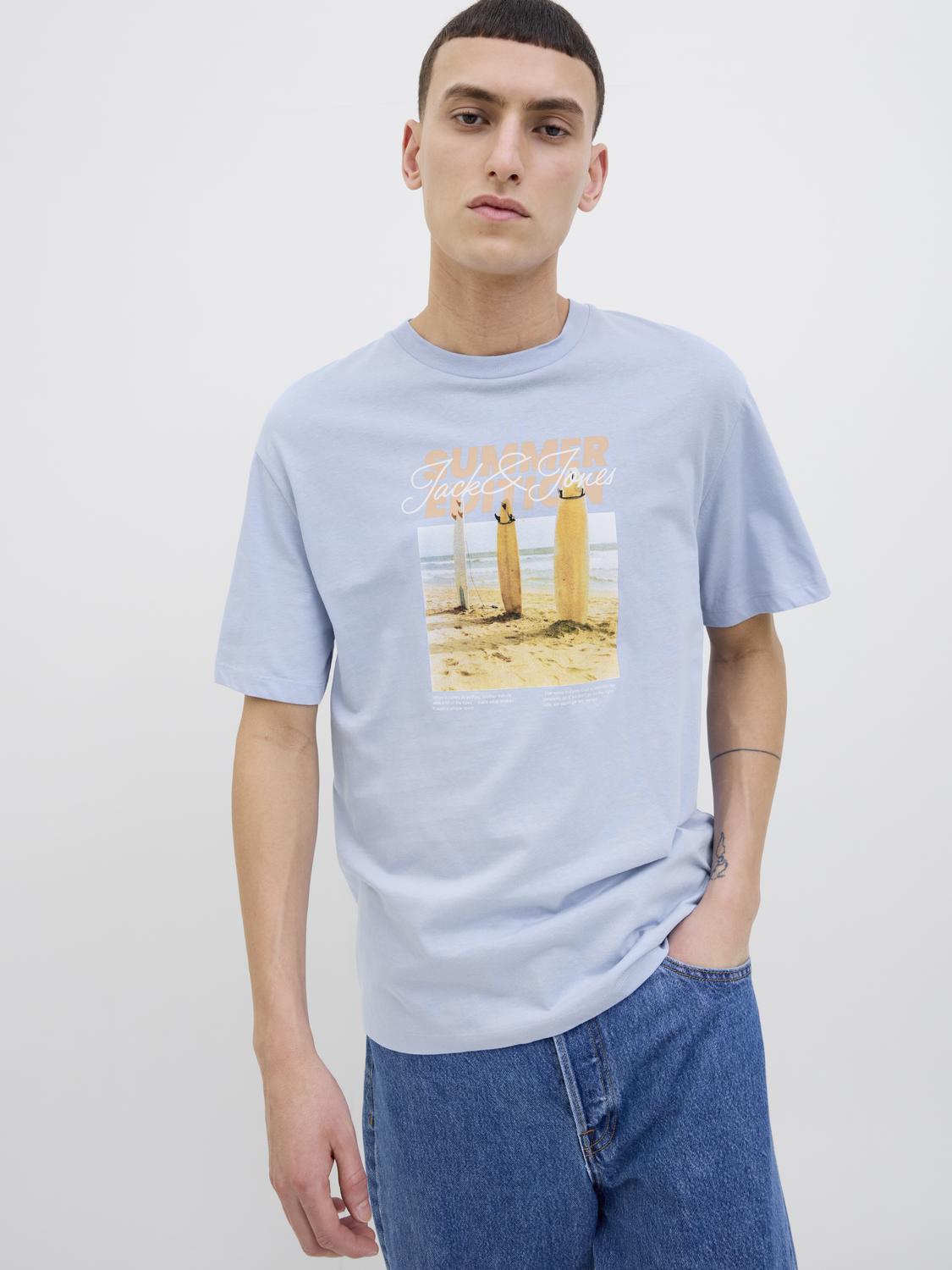 model_shot-creative