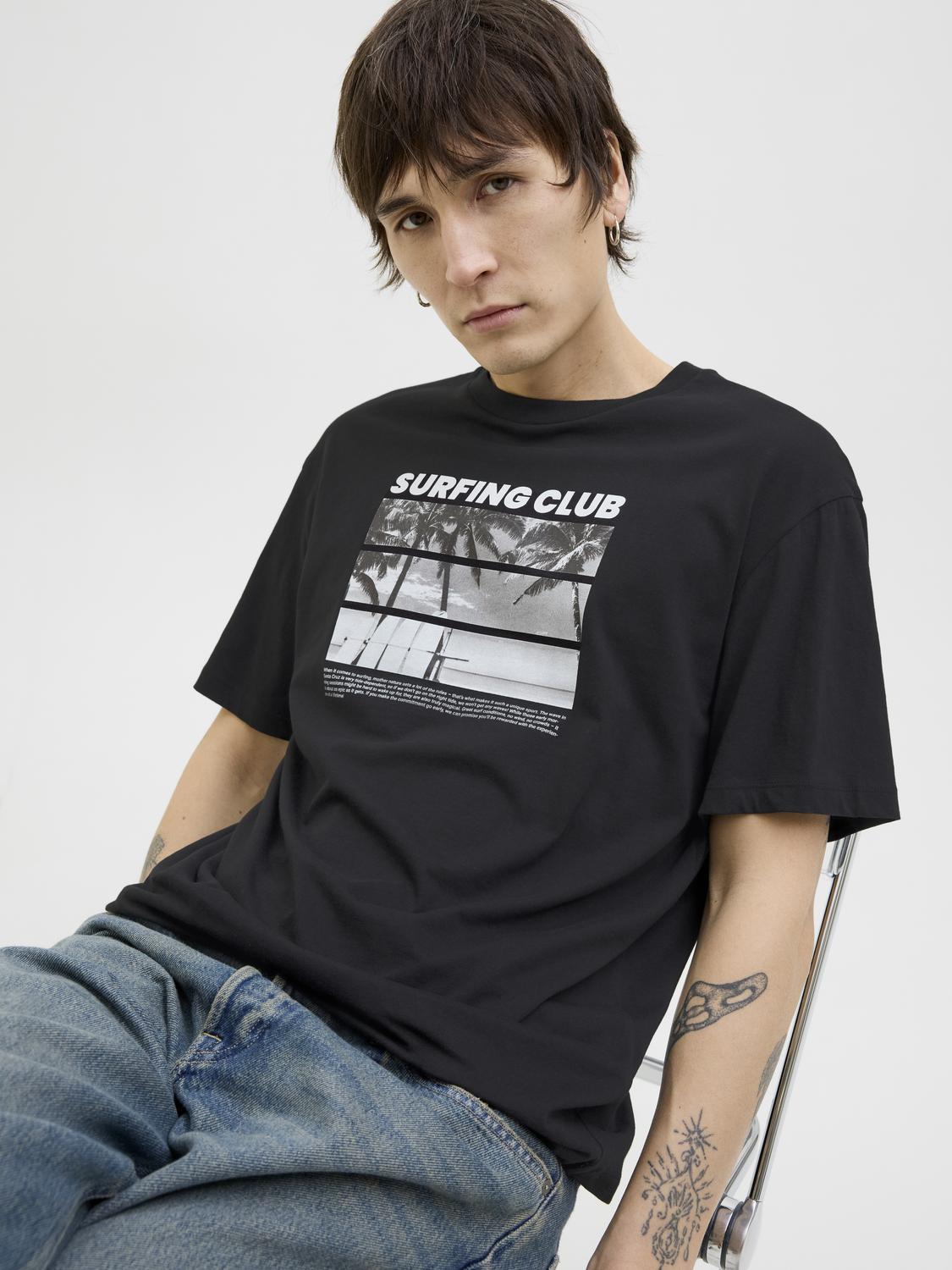 model_shot-creative
