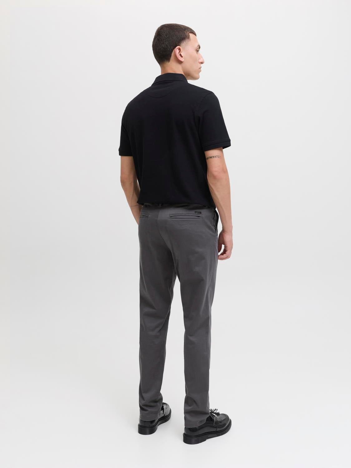 model_shot-back