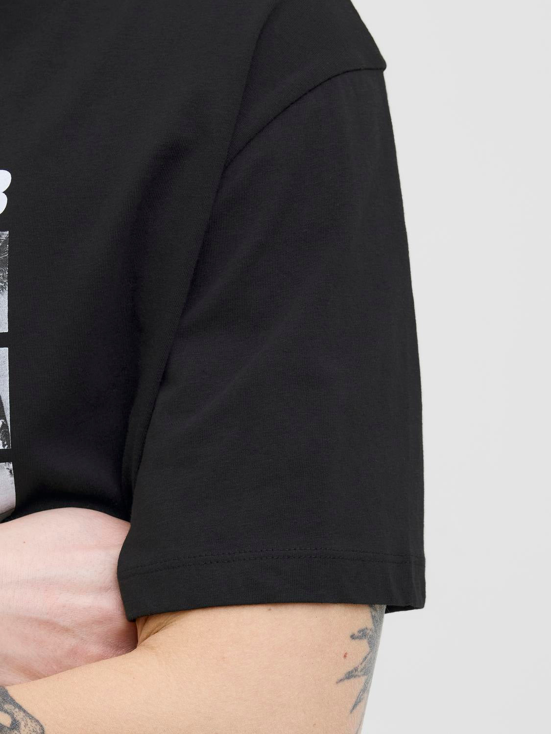 model_shot-detail