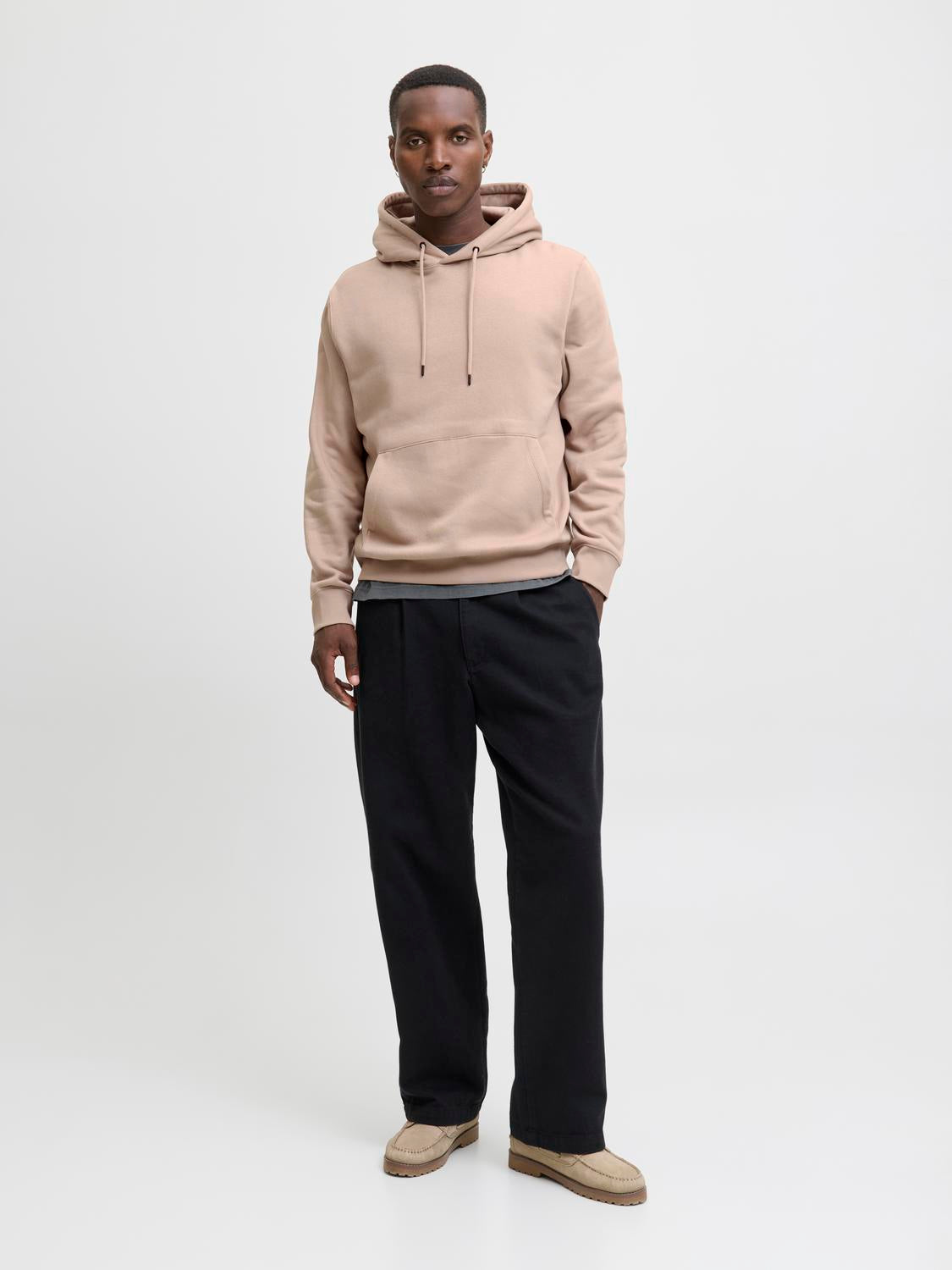 model_shot-front_full