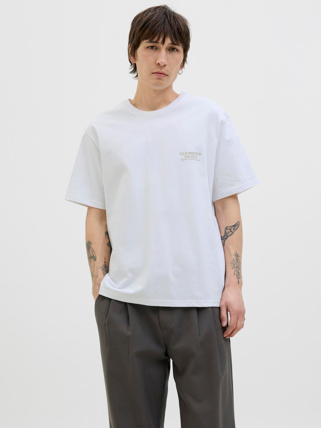model_shot-front
