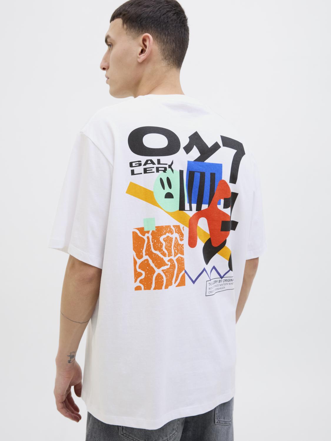 model_shot-creative