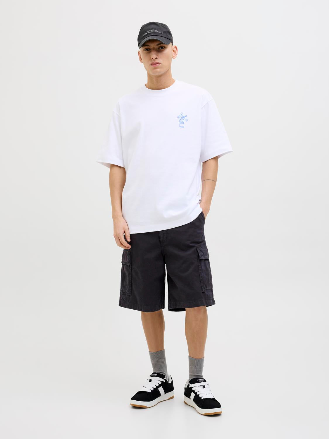 model_shot-front_full