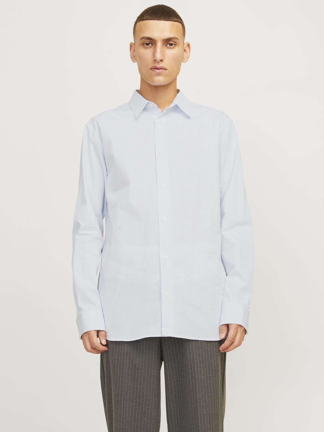 model_shot-front
