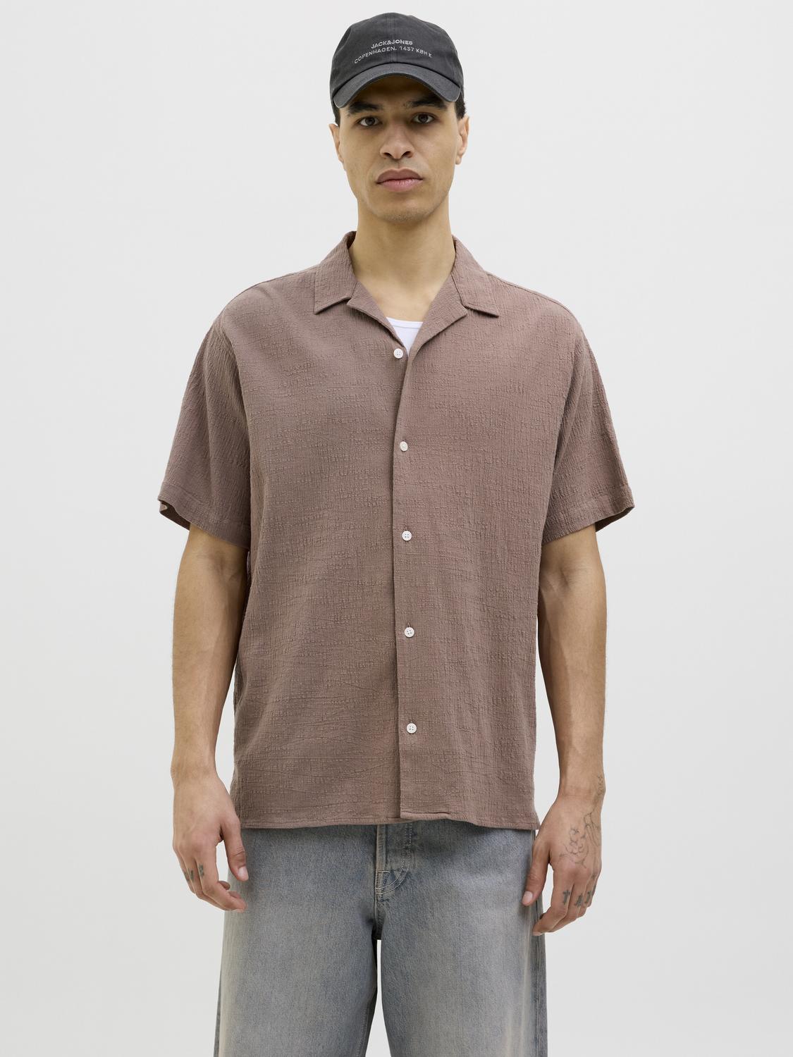 model_shot-front