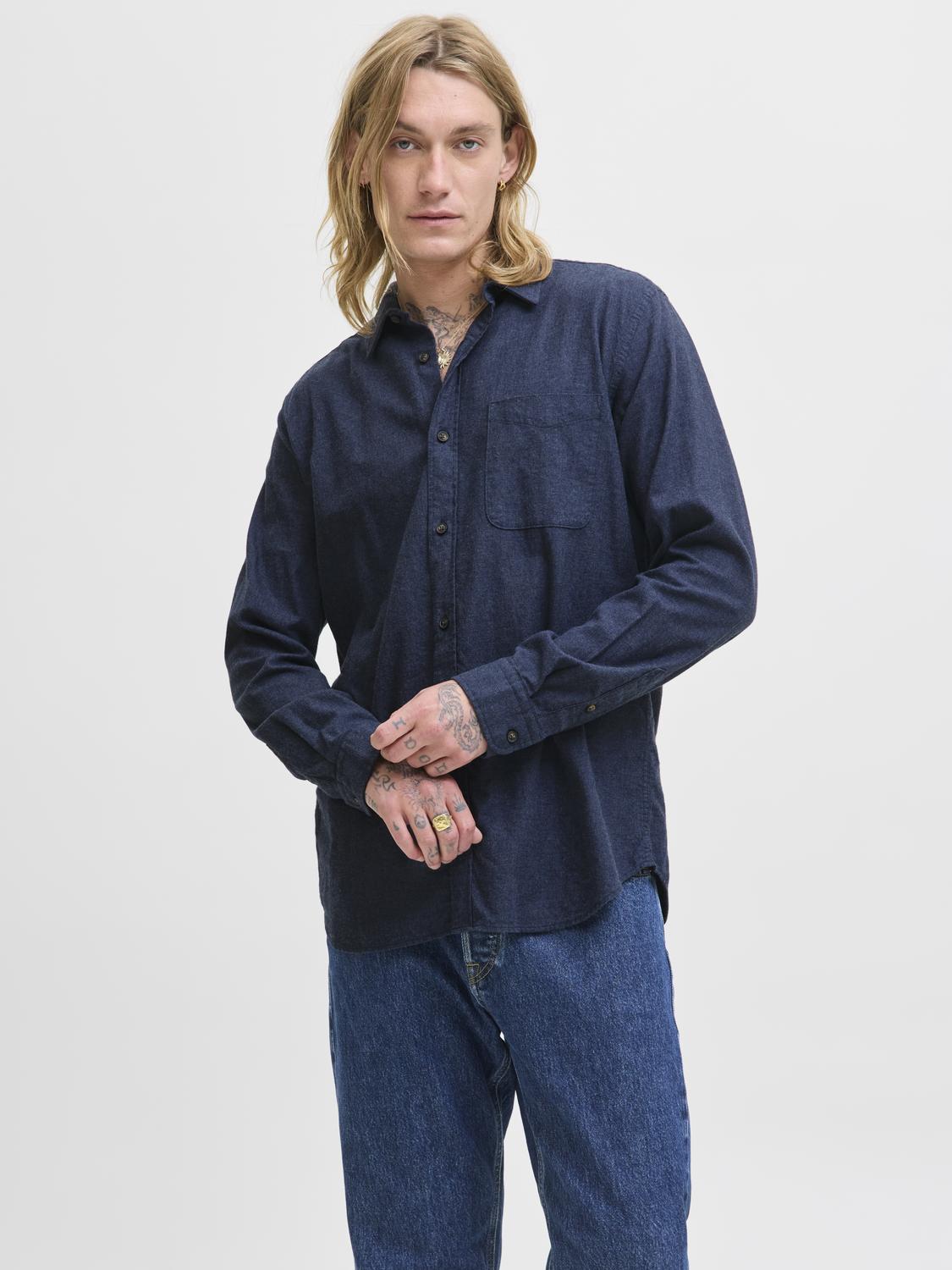 model_shot-front