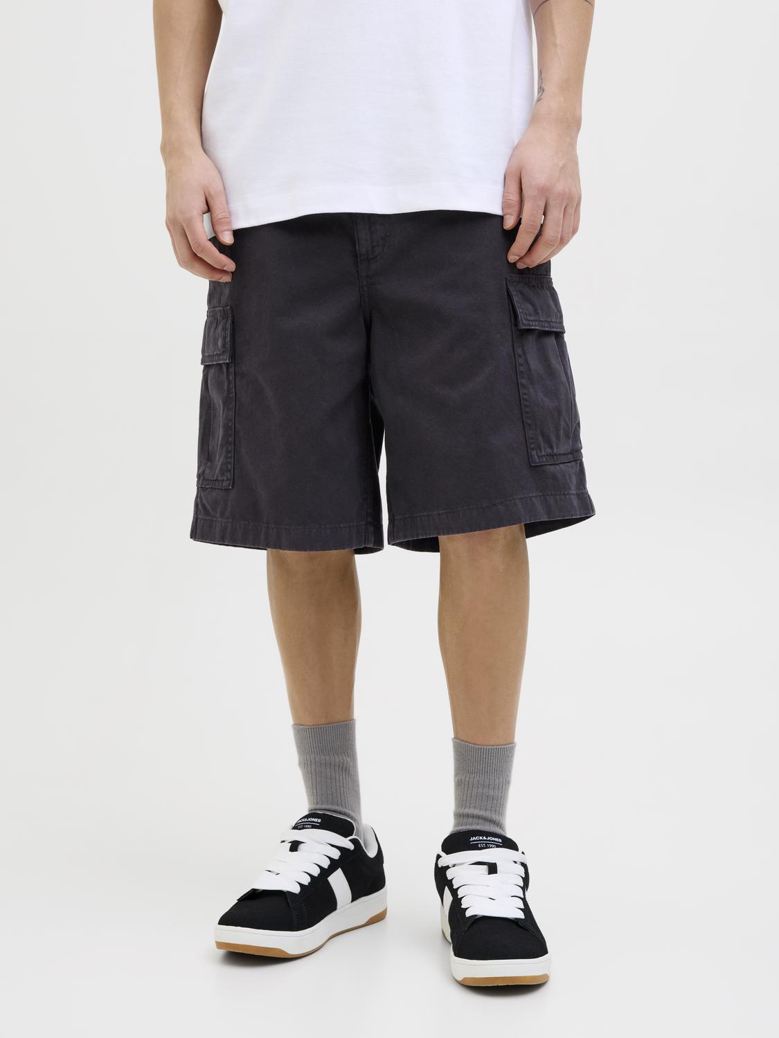 model_shot-front