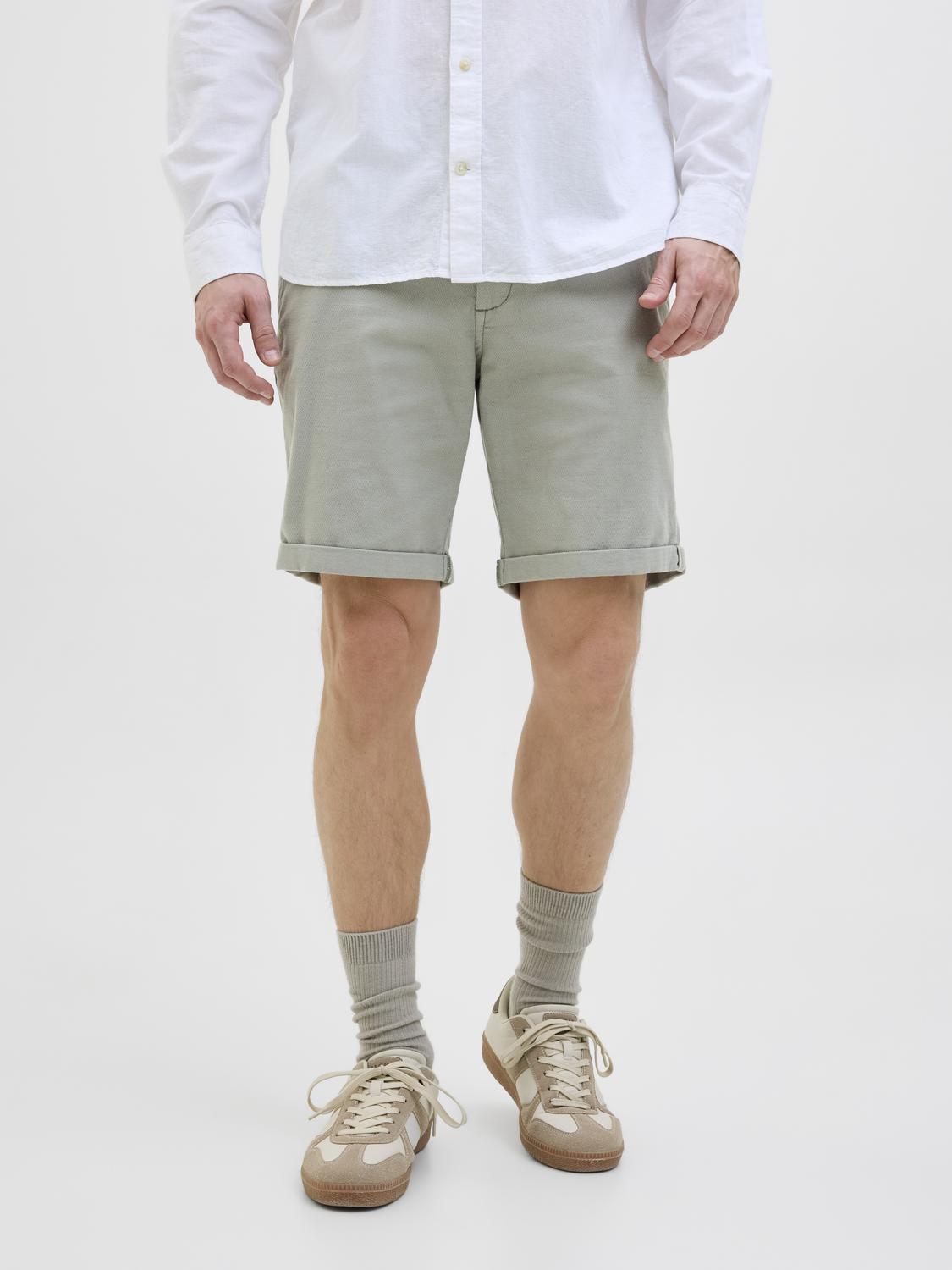 model_shot-front