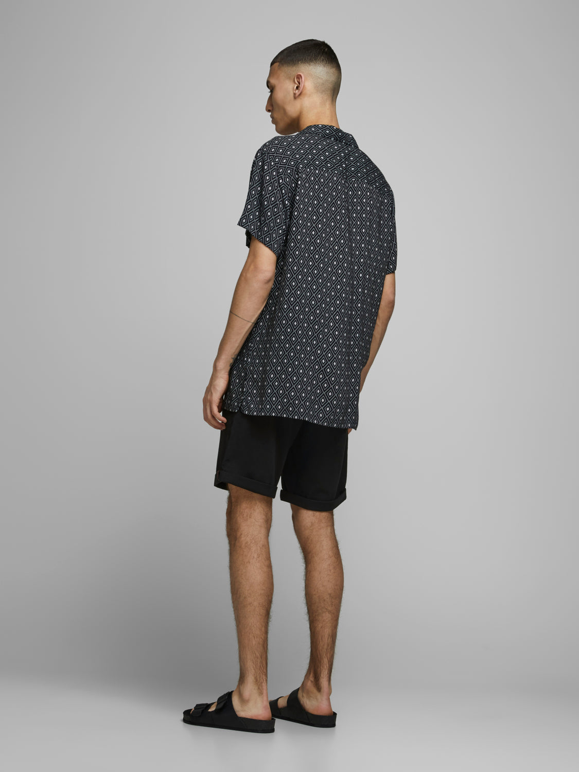 JJIBOWIE Shorts - Black