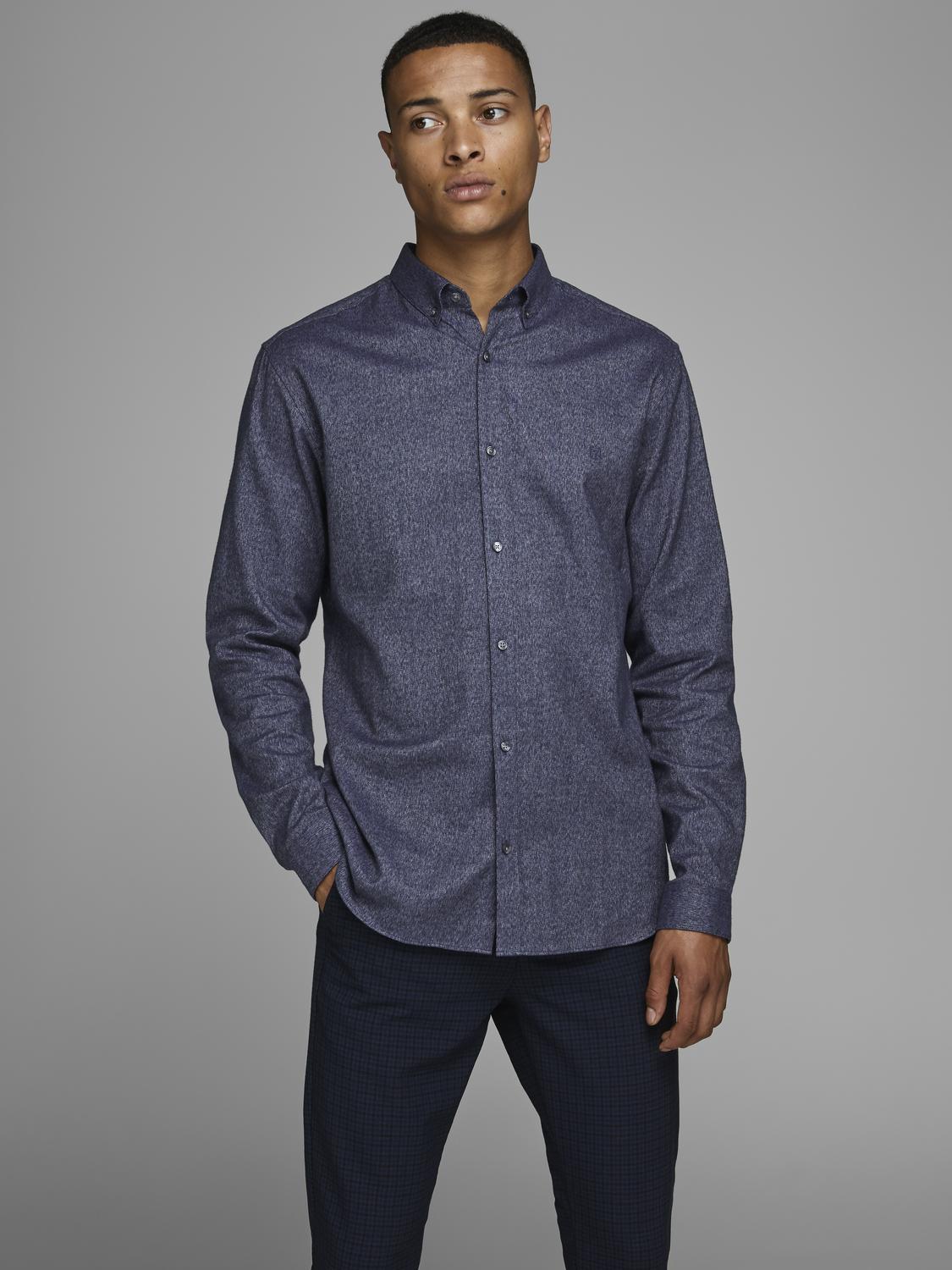 model_shot-front