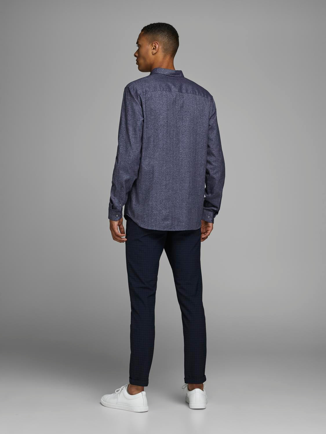 model_shot-back