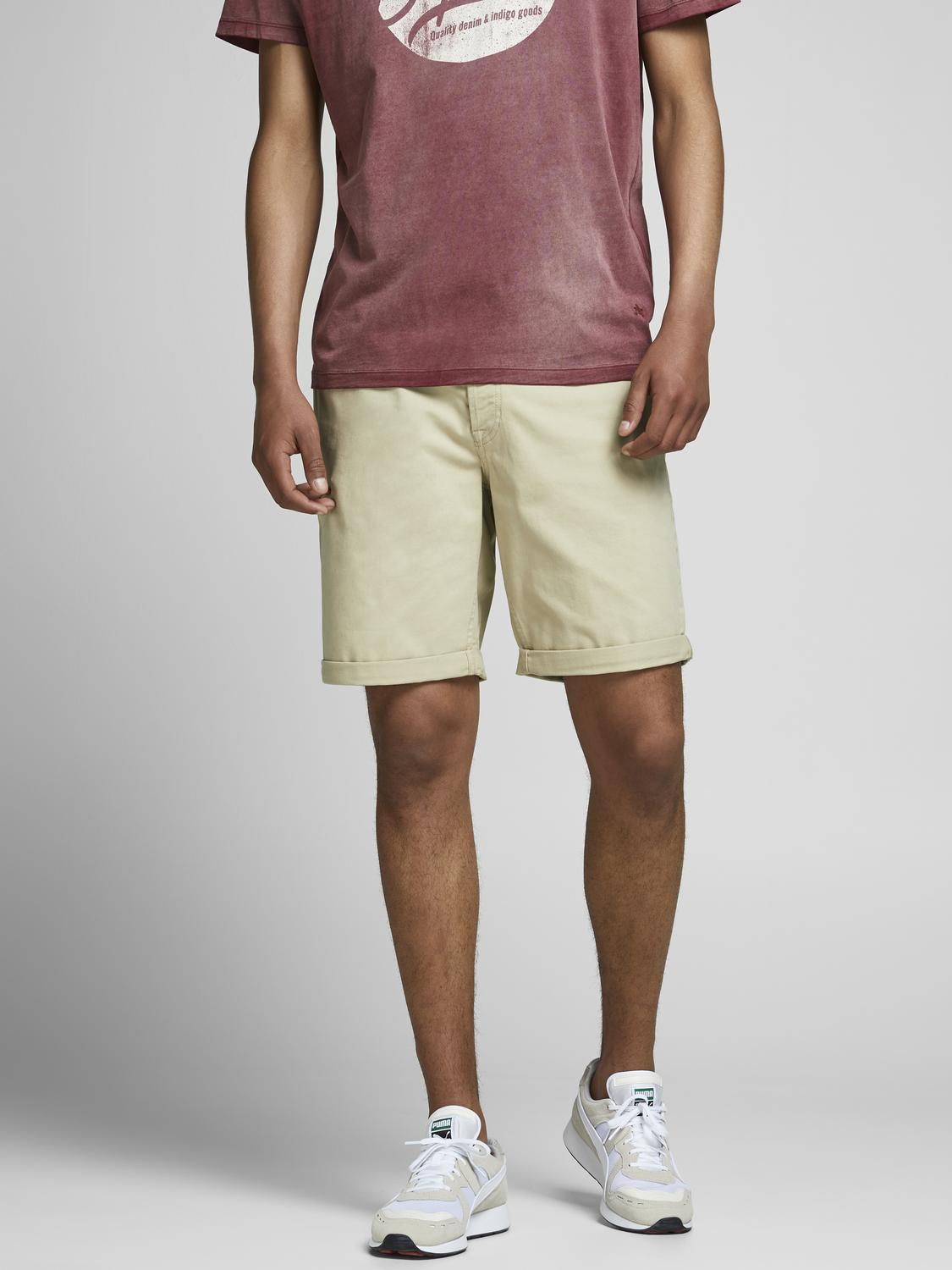 model_shot-front