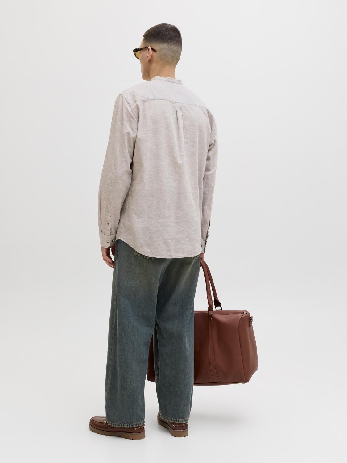 model_shot-back