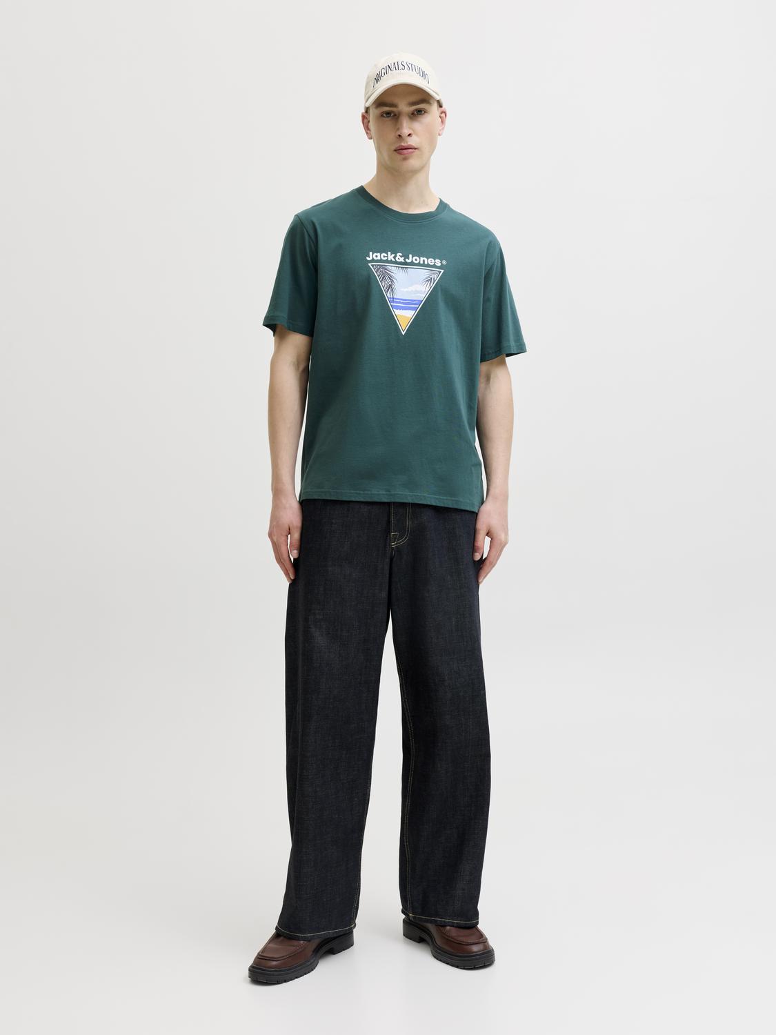 model_shot-front_full