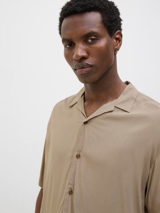 model_shot-creative