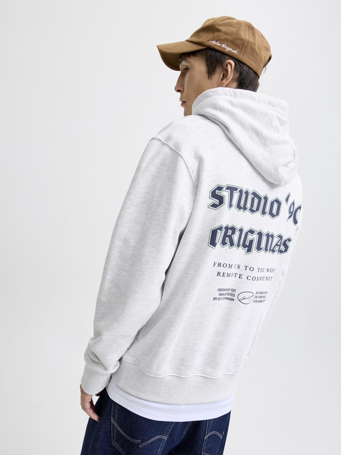 model_shot-creative
