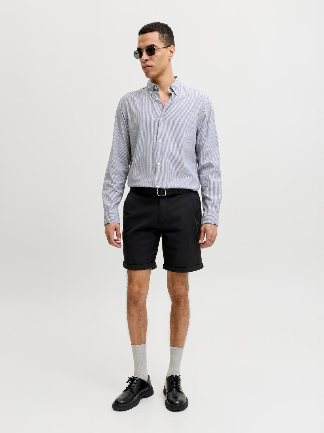 model_shot-front_full